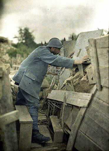 Pārskatot frontes līniju Autors: Foxdais Pirmais pasaules karš krāsās.