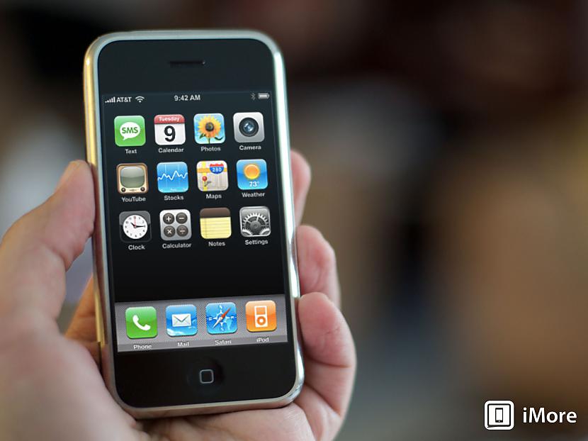 Apple savu pirmo iPhone izdeva... Autors: Laciz Fakti par Apple!
