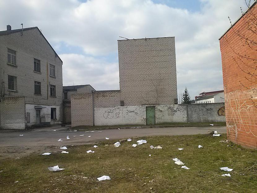  Autors: gopeanut Jelgavas pamestais cietums (2)