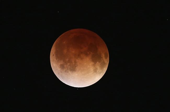  Autors: R1DZ1N1EKS Sarkanais Mēness aptumsums.