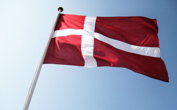 Dānijā ir pieņemts savā... Autors: Uldis Siemīte 18 dzimšanas dienas tradīcijas Pasaulē