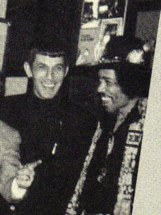 Leonards Nīmojs un Džimijs... Autors: Uldis Siemīte 2#   25 veco laiku slavenību fotogrāfijas par kurām tu nenojauti