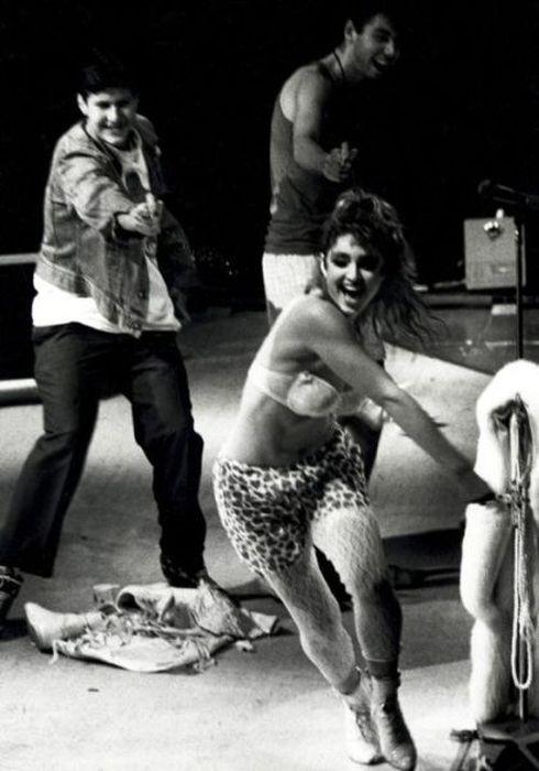 Beastie Boys un Madonna uz... Autors: Uldis Siemīte #4   Veco laiku slavenību fotogrāfijas par kurām tu nenojauti.