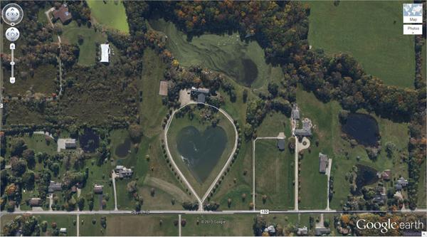Ezers sirsniņas formā Ohaio... Autors: minkans8 Aprīnojami google earth attēli