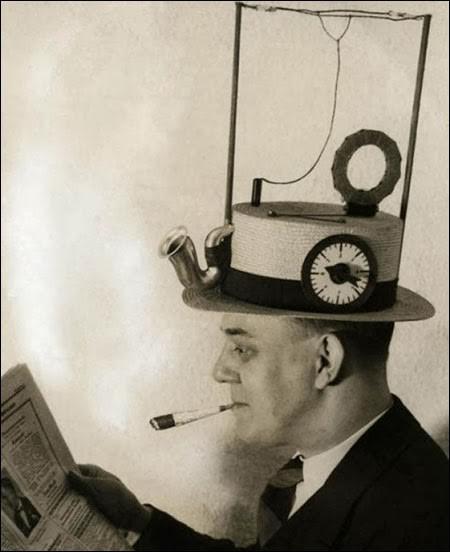 Cepure uz kuras atrodas radio... Autors: Man vienalga Dīvaini veco laiku izgudrojumi, kas mūsdienās vairs nepastāv!