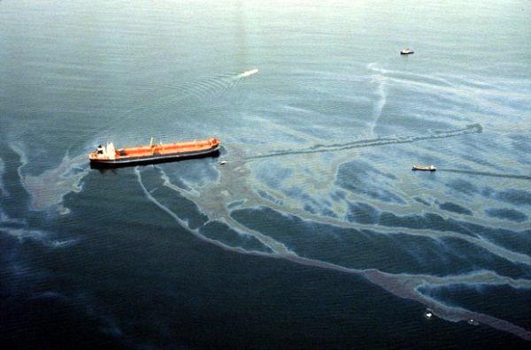 Exon Valdez naftas noplūde 25... Autors: PC Krish 10 dārgākie negadījumi pasaules vēsturē