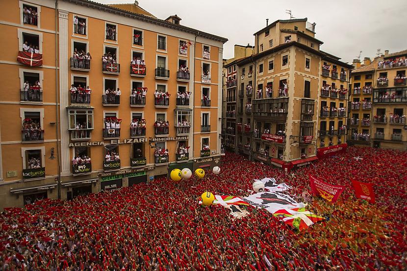  Autors: Hello Festivāls (pasākums ) San - Fermin !