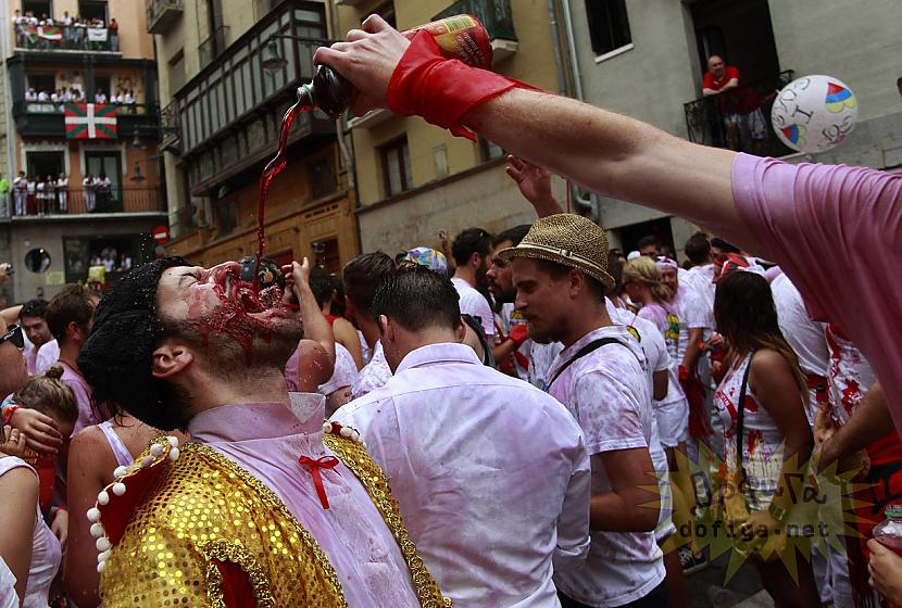  Autors: Hello Festivāls (pasākums ) San - Fermin !