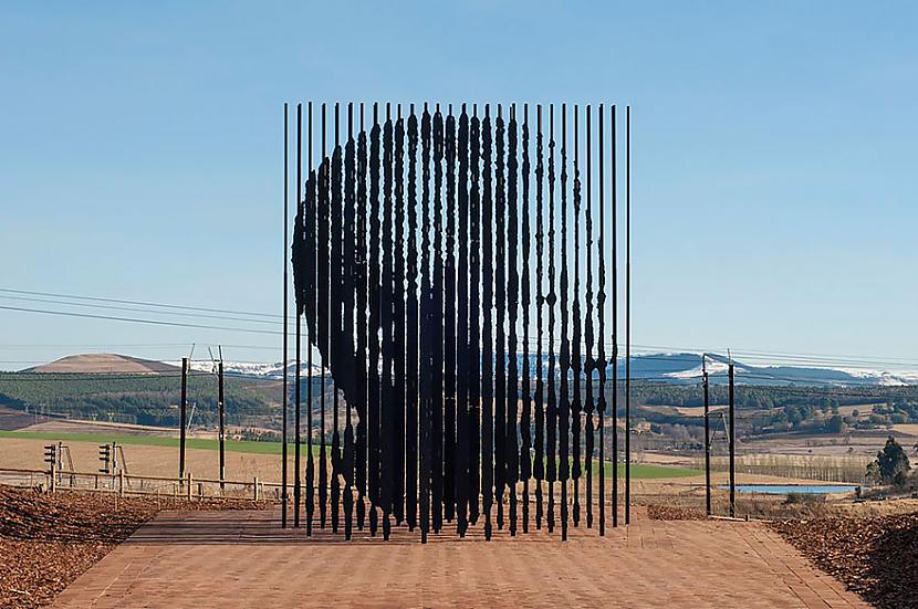 Nelsons Mandela Dienvidāfrika Autors: KlavsAnson Šīs ir dažas no visradošākajām skulptūrām.