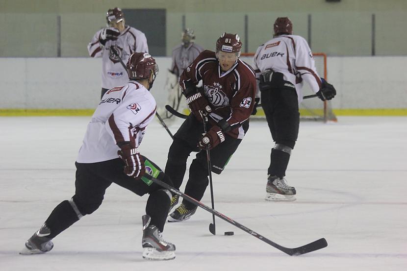 Uzbrukuma smailē Autors: Hokeja Blogs Foto: Rīgas “Dinamo” gatavojas sezonai Valmierā