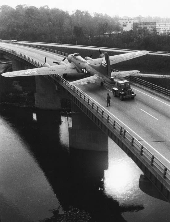 1957 gads Bumbvedēja B17... Autors: Prāta Darbnīca Neparastas vēstures fotogrāfijas (4.daļa)