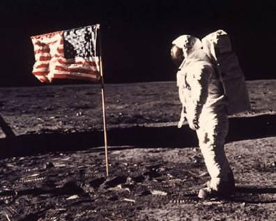 Karogs Daudzi ir... Autors: Fosilija Ceļojums uz Mēnesi bija patiess. No hoax.