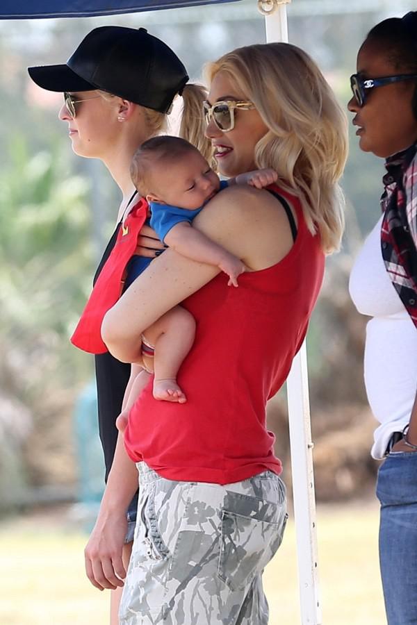 Gwen Stefani un viņas dēls... Autors: vodkam Stāvoklī pēc 40
