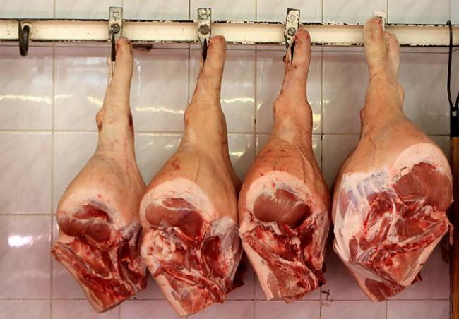 To ka inficētā gaļa nav... Autors: Dzives skola Āfrikas cūku mēris tuvojas Latvijai.