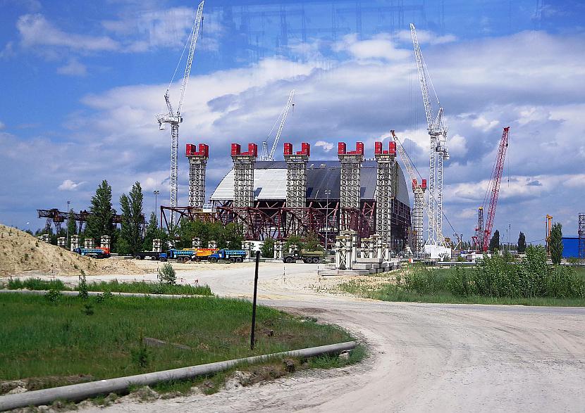 Reaktors un sarkofāgsSeko... Autors: Pēteris Vēciņš Černobiļa. Tās noslēpumi un realitāte.