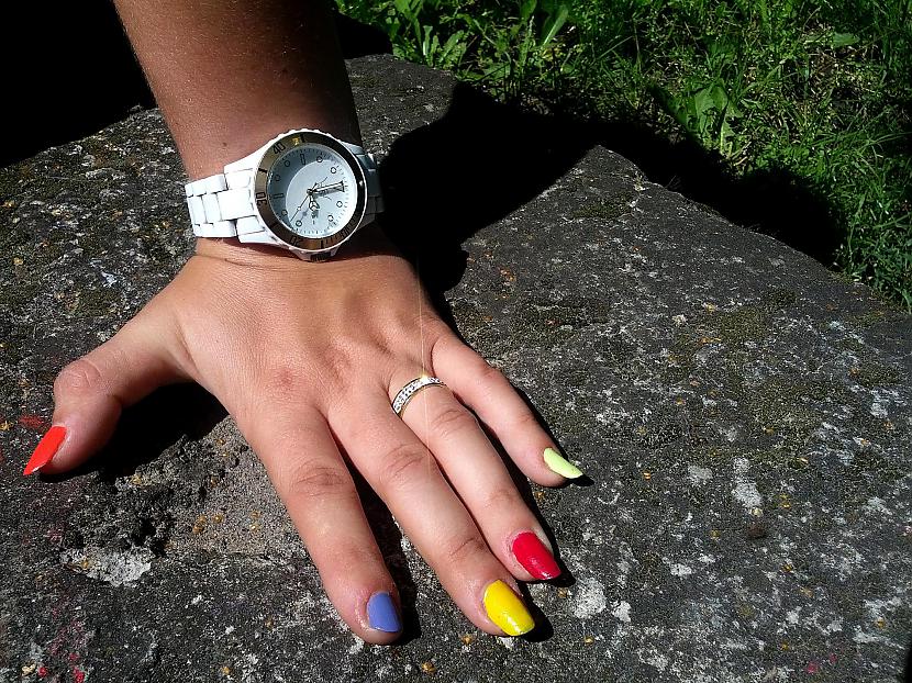 MeiteeensPar rokas pulksteni ... Autors: Fosilija Spoku laikrāži