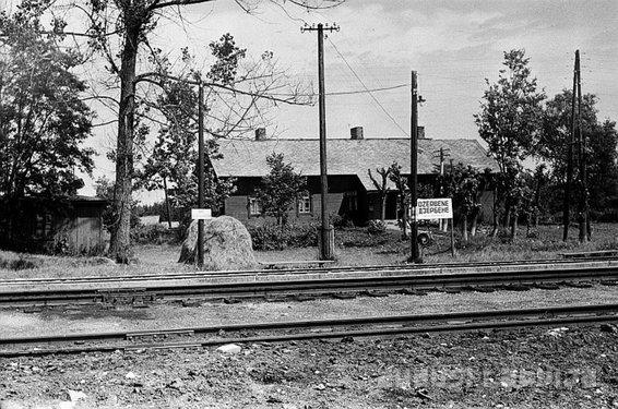 Pēc kara stacijas ēku... Autors: Carloss Dzelzceļa stacijas un pieturas punkti līnijā Ieriķi-Gulbene