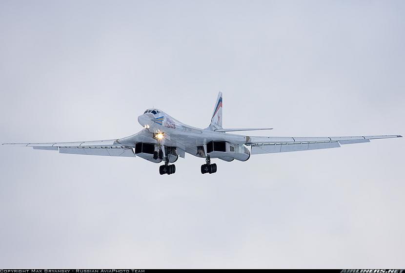 nbsp nbspTu160 ir 54 metrus... Autors: Mao Meow Tupolev Tu-160 – pasaulē lielākais bumbvedējs