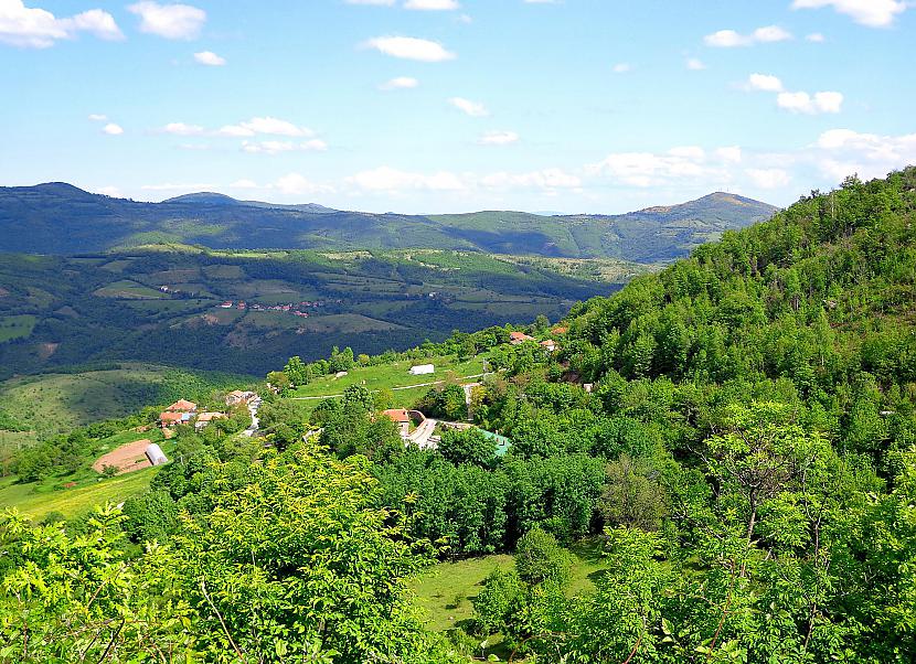 Tepat aiz posteņa atrodas ceļa... Autors: Pēteris Vēciņš Kosova 2. daļa: Kosovas problēmu kamols: Ziemeļkosova-Mitrovica.