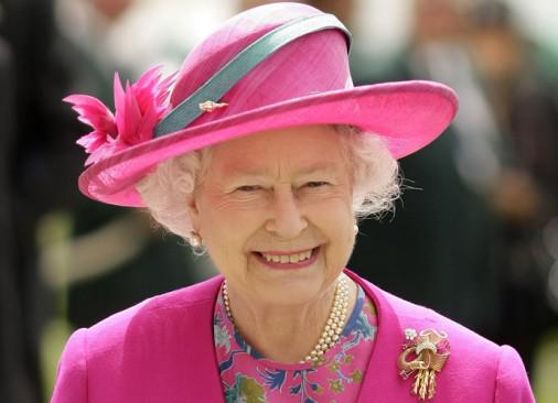 Karalienei Elizabetei II ir... Autors: me guusta fakti par slavenībām