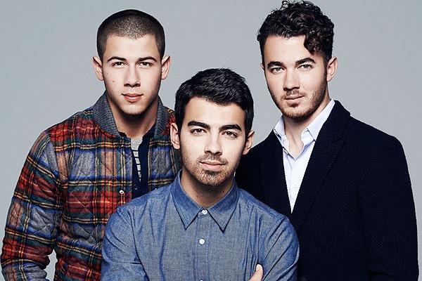 The Jonas Brothers reiz saņēma... Autors: Vampire Lord Dīvainākās slavenību fanu vēstules.