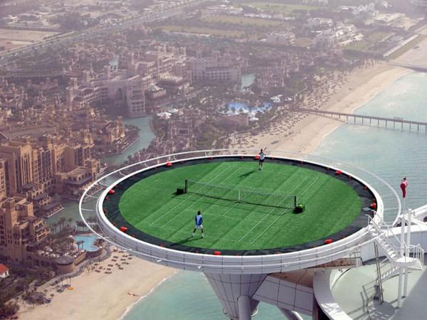 Tenisa korts Autors: Sulīgais Mandarīns Pārsteidzošas skati, kas Dubaijā ir novērojami ikdienā(40 BILDES)