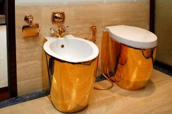 Un scaronī zelta tualete... Autors: Sulīgais Mandarīns Pārsteidzošas skati, kas Dubaijā ir novērojami ikdienā(40 BILDES)