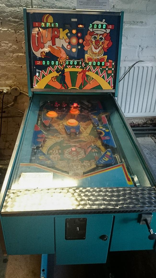 CirksPadomju pinball variants... Autors: Sulīgais Mandarīns Padomju laiku spēļu automāti.