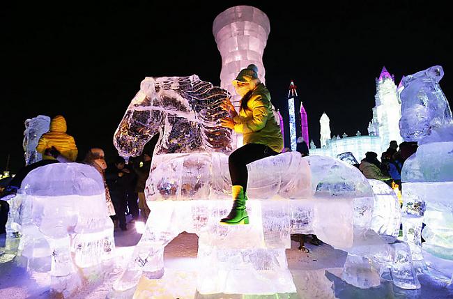 Zirga ledus skulptūra... Autors: Lords Lanselots Ledus un sniega festivāls Harbīnē!!!!!