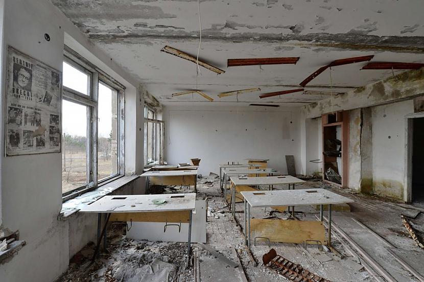 Scaronī ēka kādreiz bija skola... Autors: Heroīns14 Šokējoši - Kā izskatās pamests ciems netālu no Černobiļas avārijas vietas.