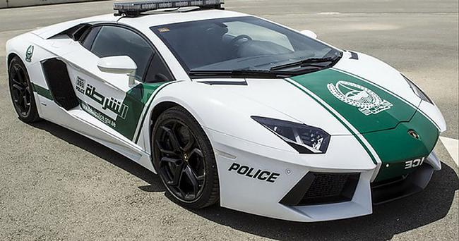 Lamborghini Aventador Autors: deins12345 Ar Dubajas policiju joki mazi!