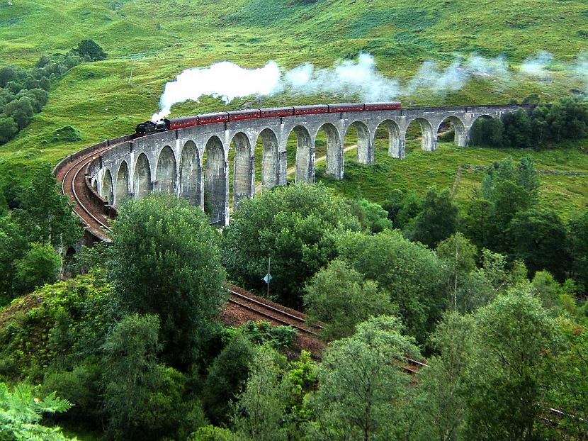 Glenfinnan Viaduct England Ak... Autors: Fosilija Apmeklē Harija Potera filmas vietas realitātē!