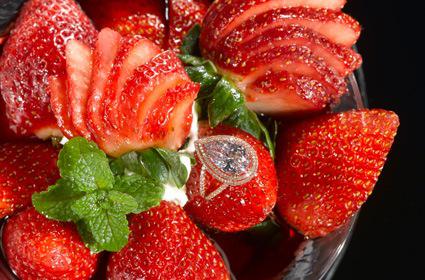 Strawberries ArnaudMaksā 14... Autors: REDĪSS 10 pasaules dārgākie saldie ēdieni