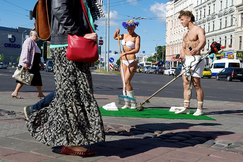  Autors: Vampire Bear Puskailie tīrītāji Rīgas ielās