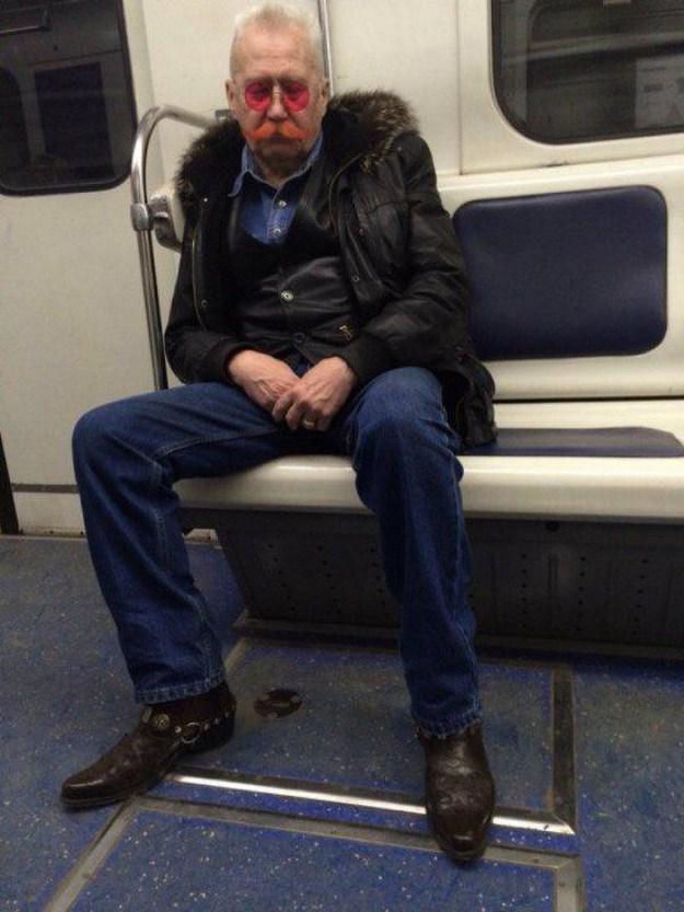 Autors: Edgarinshs Metro dīvaiņi