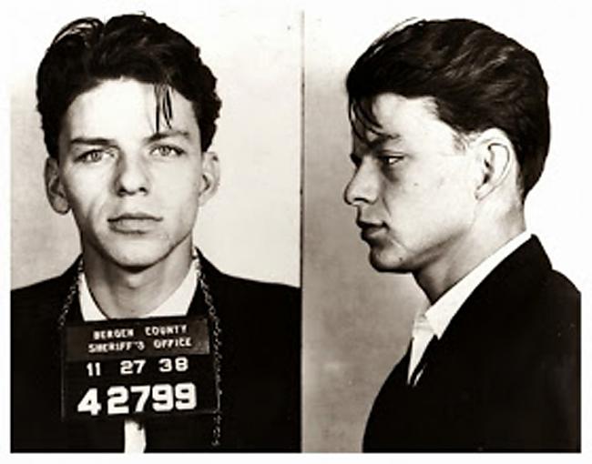 Frenks Sinatra  amerikāņu... Autors: Lords Lanselots Par ko slavenības arestē?