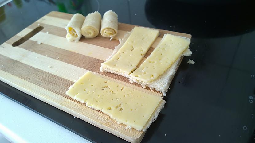 Liekam virsū sieru un veļam... Autors: peljuxs Mazs papildinājums brokastīm.