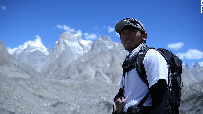  Ar kāpscaronanas un... Autors: silenceYM Japāņu kalnu kāpējs gatavojas veikt savu piekto mēģinājumu, pārvarēt Everestu!