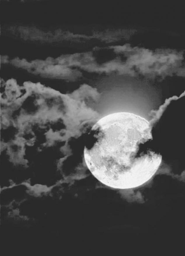 Mēness neeksistēDažkārt... Autors: Alevender Muļķīgākās teorijas, kurām cilvēki tic!
