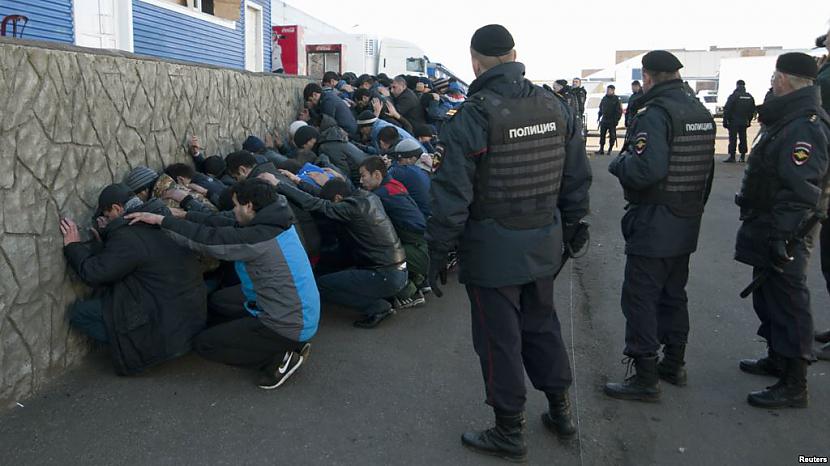  Autors: Mao Meow Kā krievu policija tiek galā ar bēgļiem!