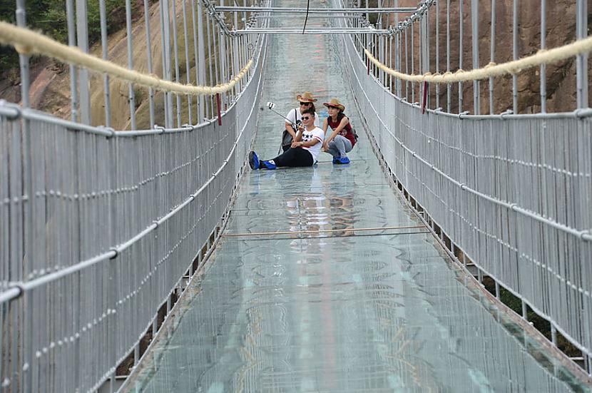  Autors: matilde Ķīnā ir atklāts pasaulē garākais tilts, kas ir veidots no stikla!