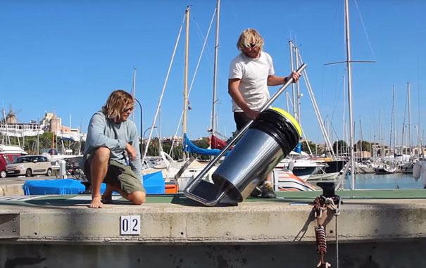  Autors: Onyxn Peldoša atkritumu tvertne , kas attīra okeānu