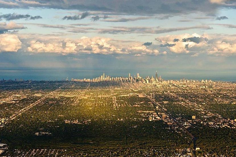 Čikāga ASV Autors: ZirgaGalva Skats no kaijas lidojuma.