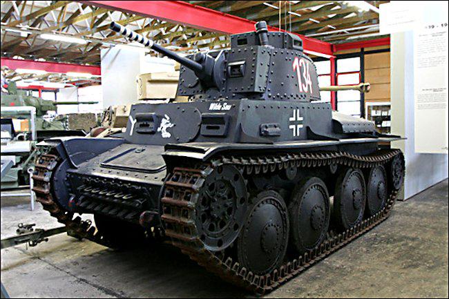 Vieglais Panzer 38t tanks... Autors: DamnRiga Vācu tanki, kas pārdzīvojuši karu.