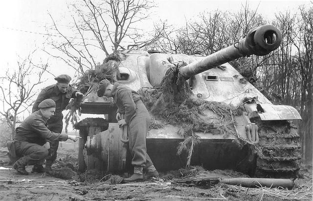 Jagdpanther SdKfz 173  tanku... Autors: DamnRiga 30 iznīcinātu tanku vraki.
