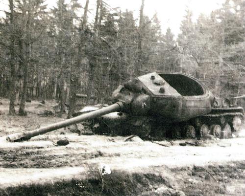 IS2 tanka atliekas Autors: DamnRiga WWII Sašauti krievu tanki