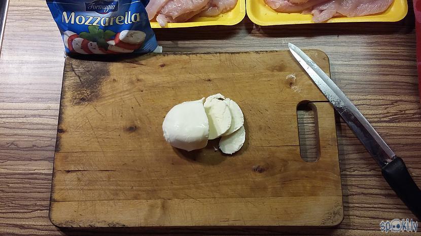 Uzgriežam Mozzarella sieronu... Autors: minckis Vistu rullīši