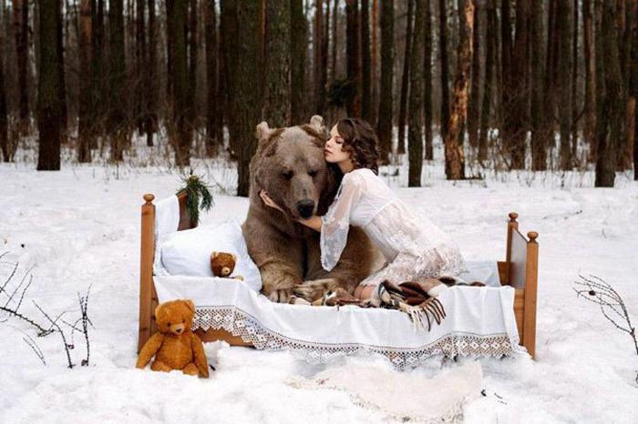  Autors: Lords Lanselots Only in Russia - modeles pozē ar lāci!