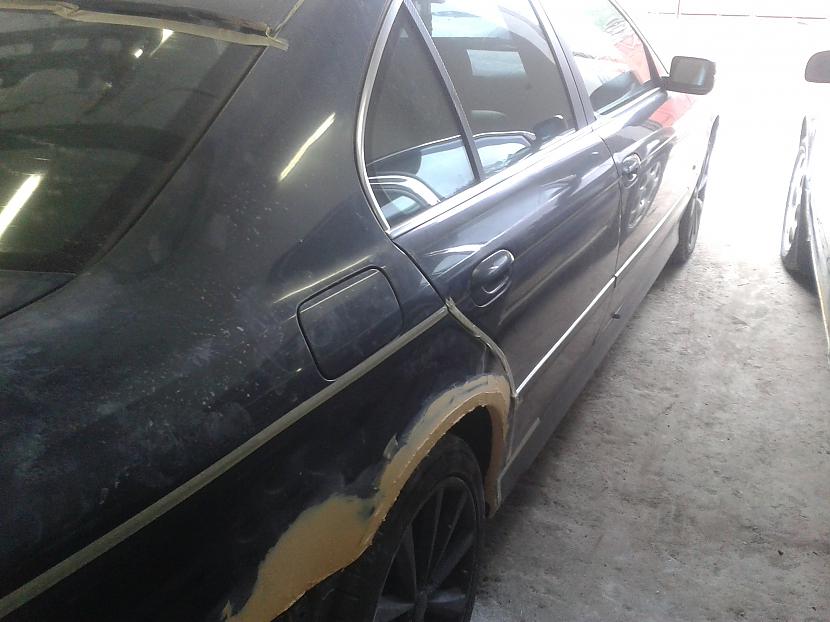  Autors: Autokrasotajs BMW e39 piekrāsošana