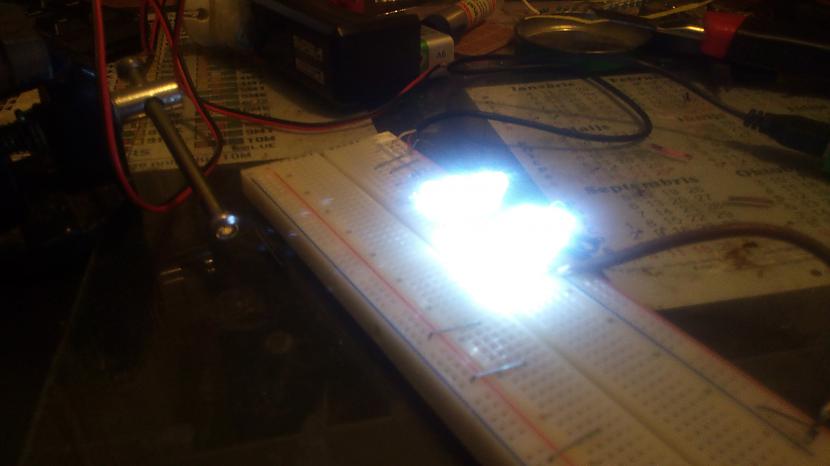 Otrais mēģinājums 8 LEDi... Autors: KAZARMS XD Naktslampiņa